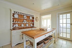 Kitchen- click for photo gallery
